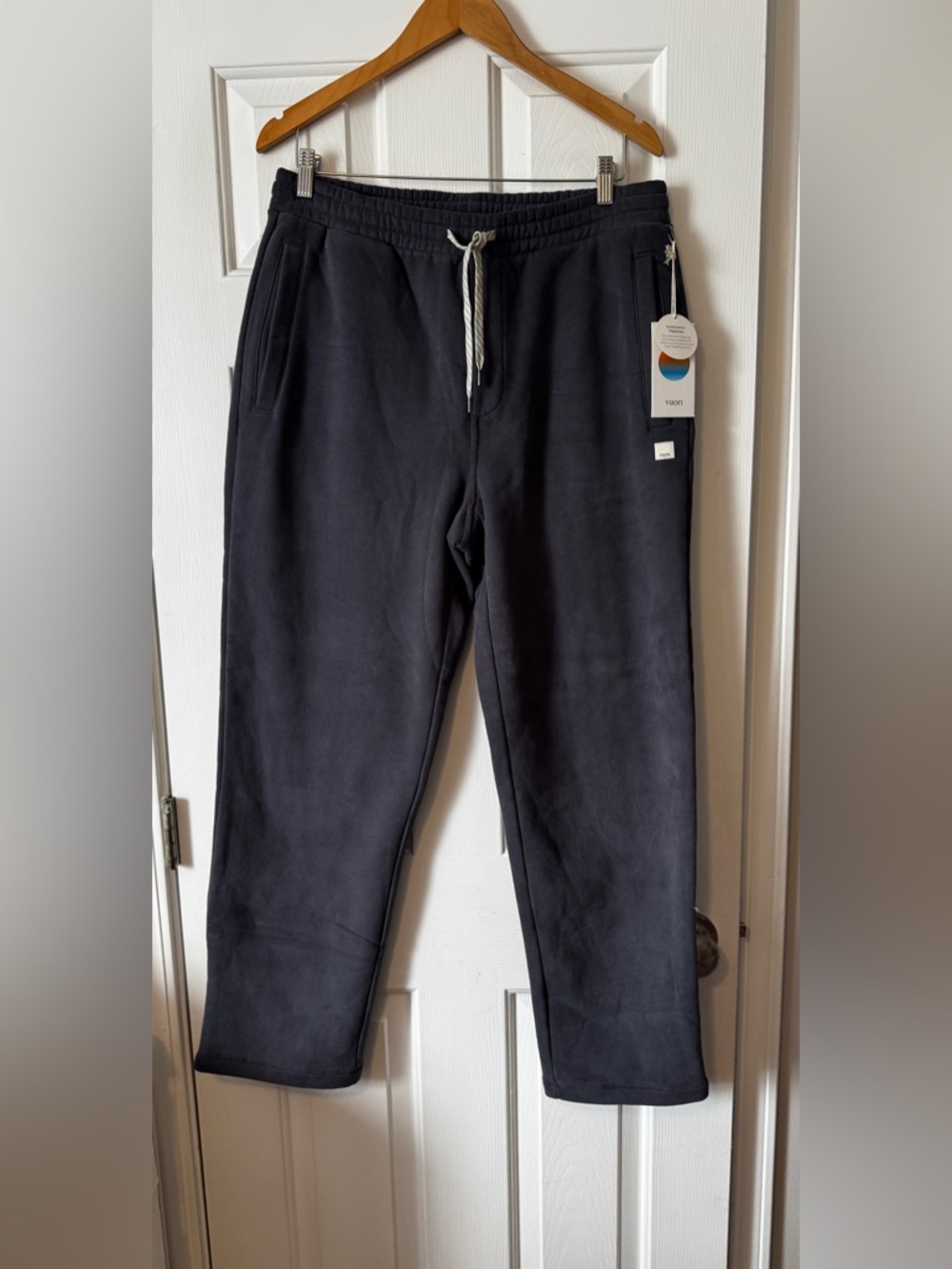 Vuori Men's Seaside Pant 30" Charcoal Gray Sweatpants Size Large NWT New